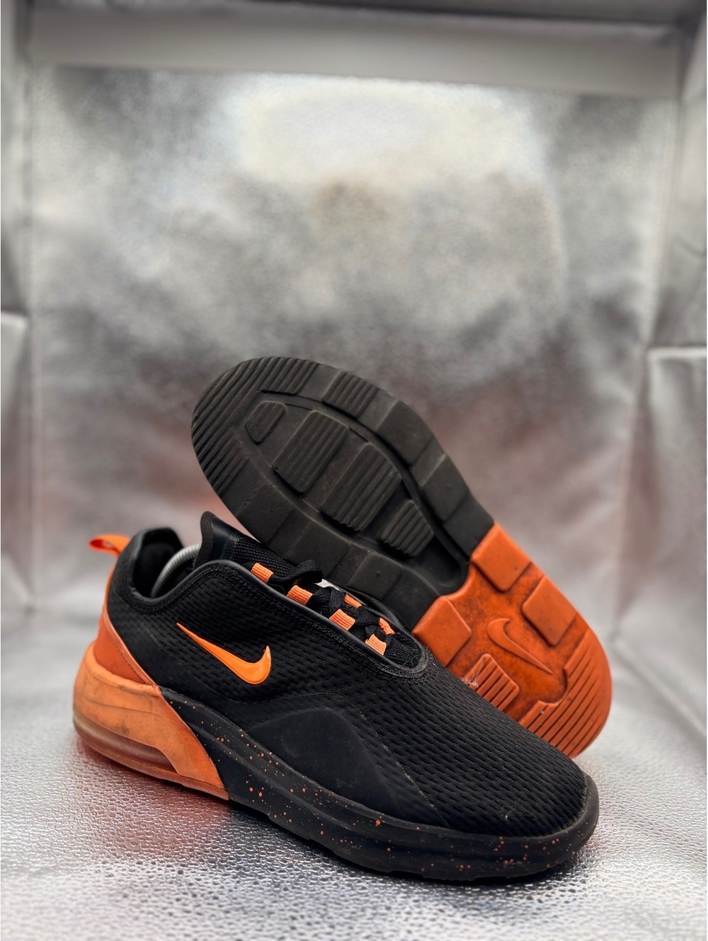 Nike Air Max Motion 2 'Black Total Orange